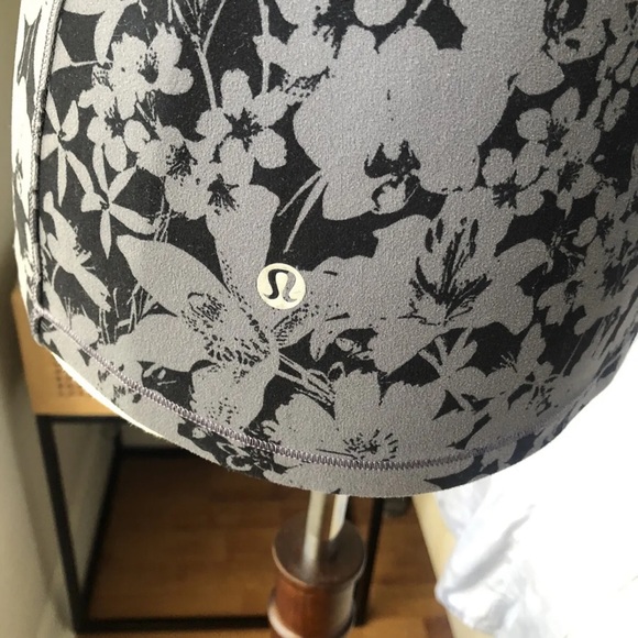 Lululemon All You Do Tank Floral Black / Grey Size 2 - Picture 5 of 6